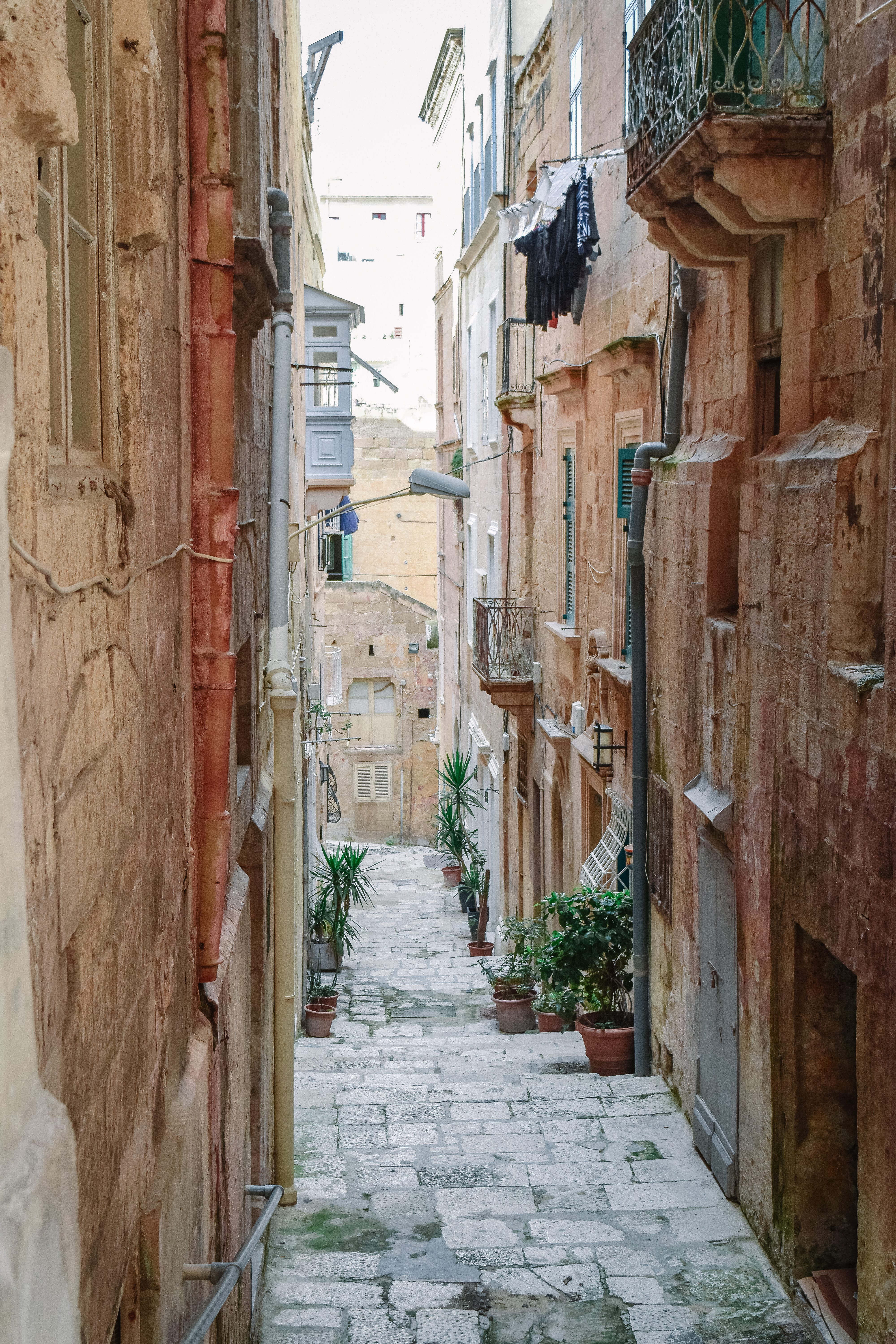 A Beginners Guide To Slow Travel - A Beautiful Alley In Valletta, Malta