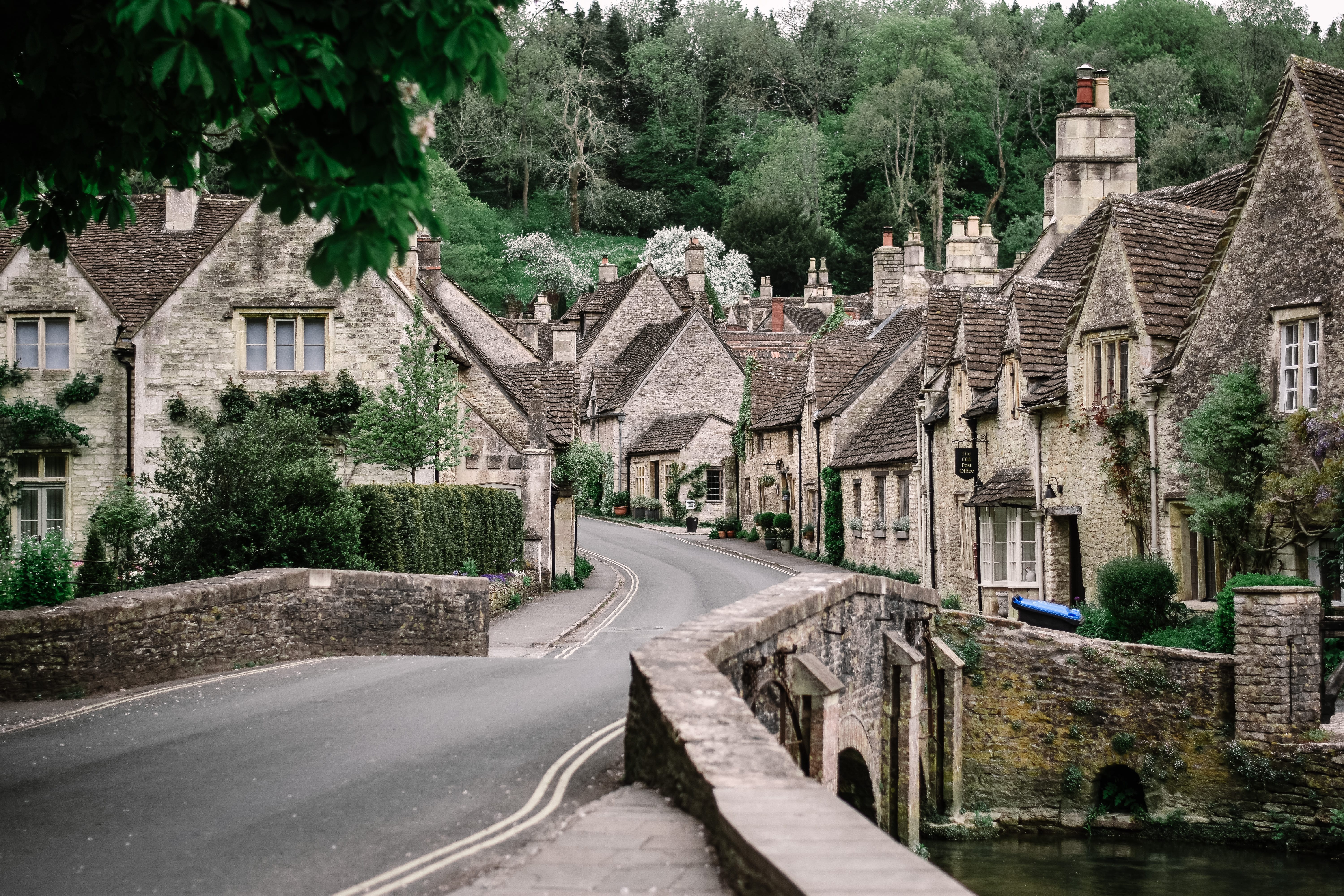 A Travel Blogger's Monthly Roundup, England Travels