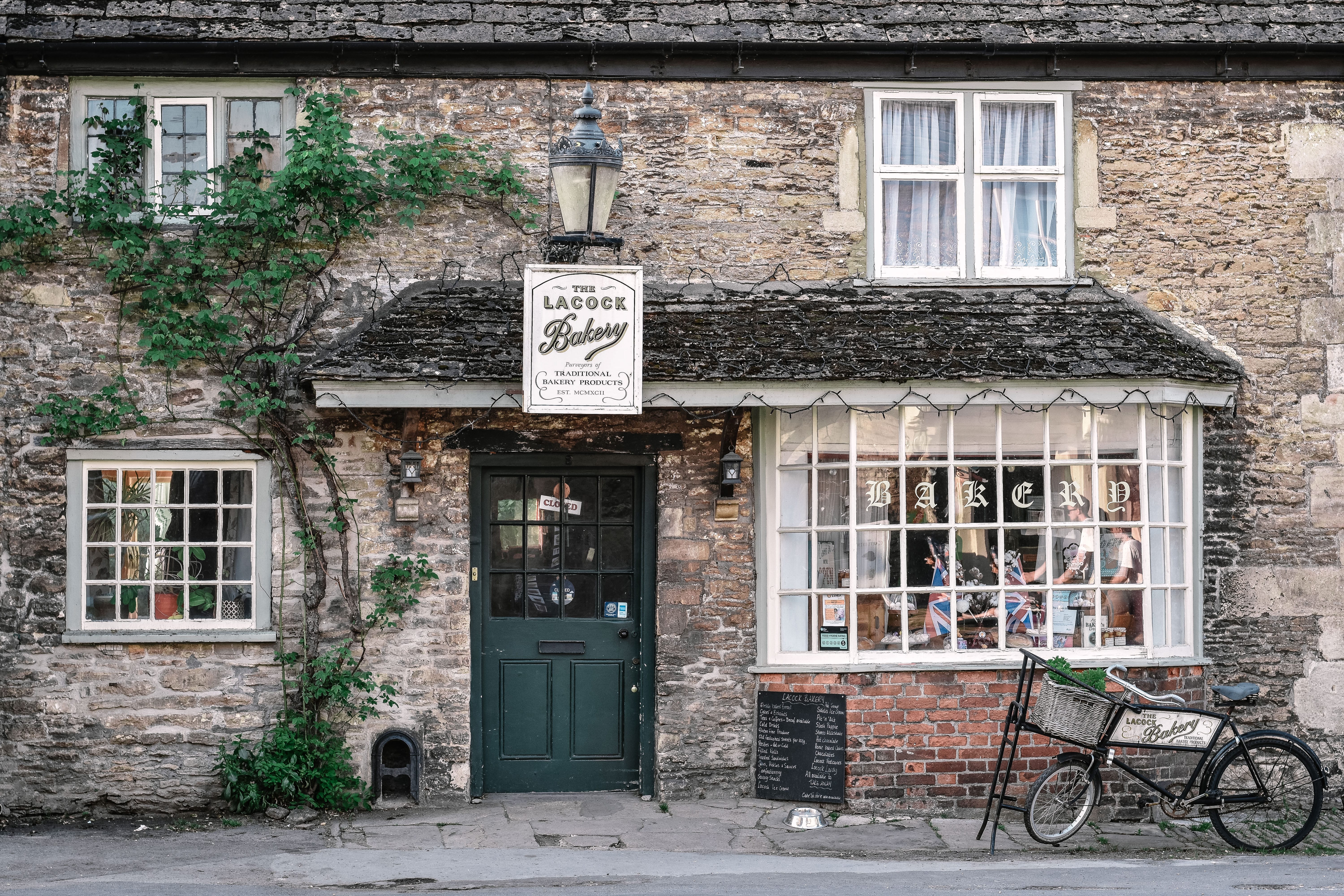A Travel Blogger's Monthly Roundup, England Travels